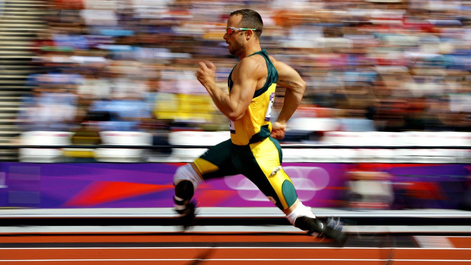 德甲火速反攻:瞬间突破敌阵引爆全场,德甲防守